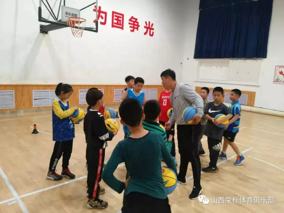青少年篮球爱好者参加试训的好处_2